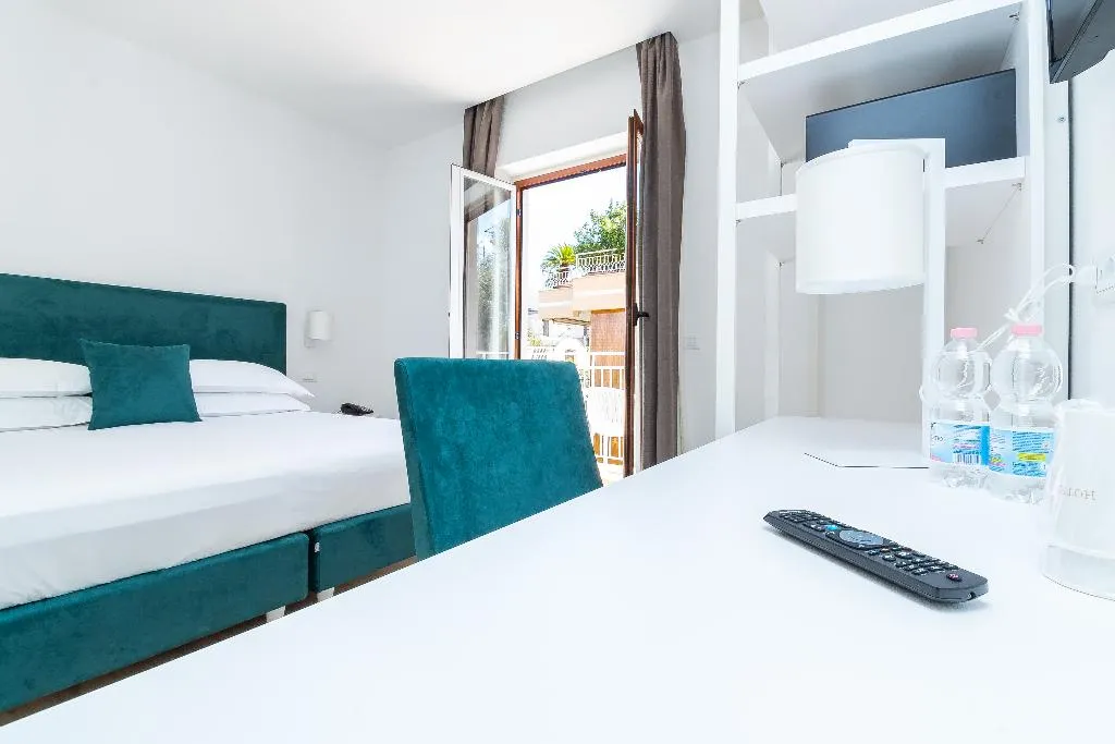 Double or Twin CLASSIC Room, Hotel Isabella Sorrento, Naples