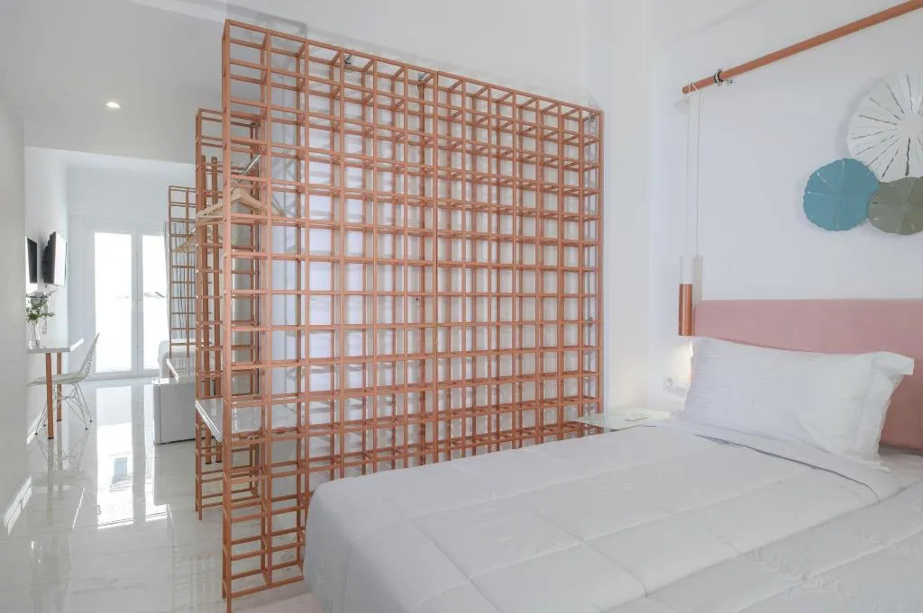 Room, Nama, Mykonos