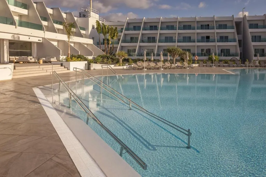 Pool, Radisson Blu Resort Lanzarote, Lanzarote