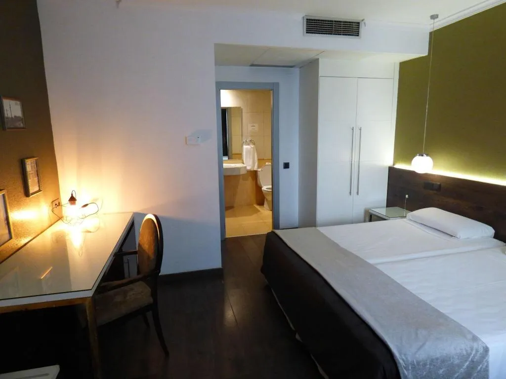 Room, Moderno, Barcelona