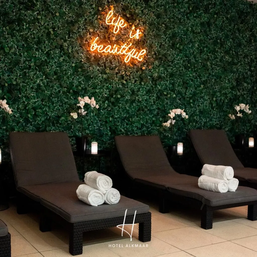 Sports and Entertainment, HOTEL ALKMAAR Bar & Restaurant Meeting & Events, Amsterdam