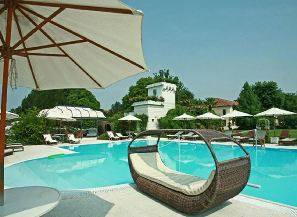 Pool, Villa Foscarini Cornaro, Venice