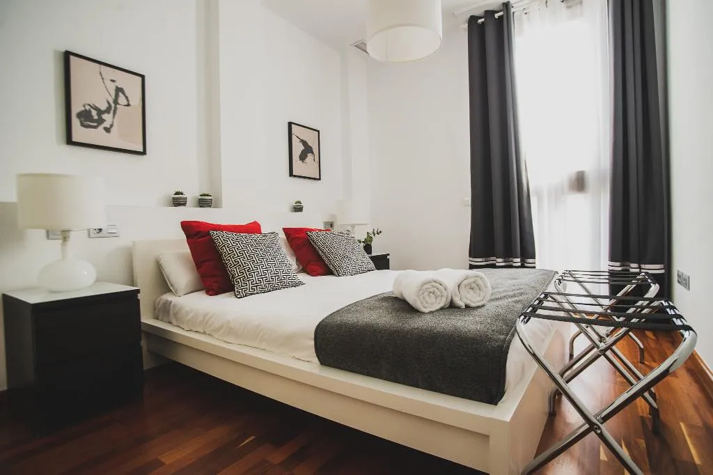 APARTMENT ONE BEDROOM Room, azz Apartamentos Torre de la Plata, Seville