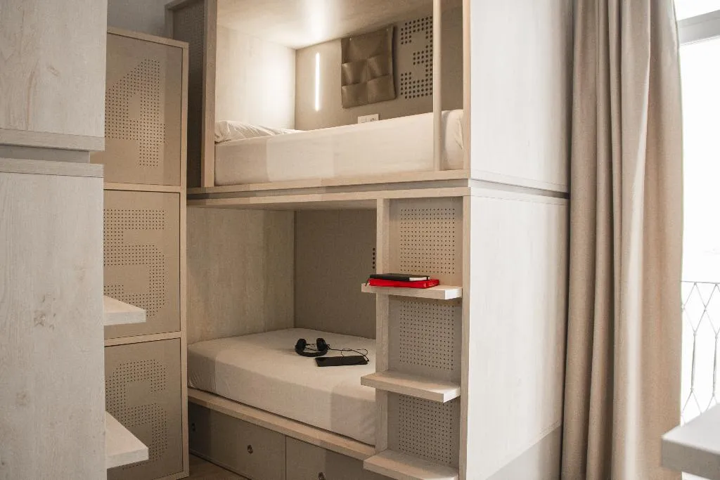 Bed in dormitory CAPACITY 6 Room, Room Salvador, Seville