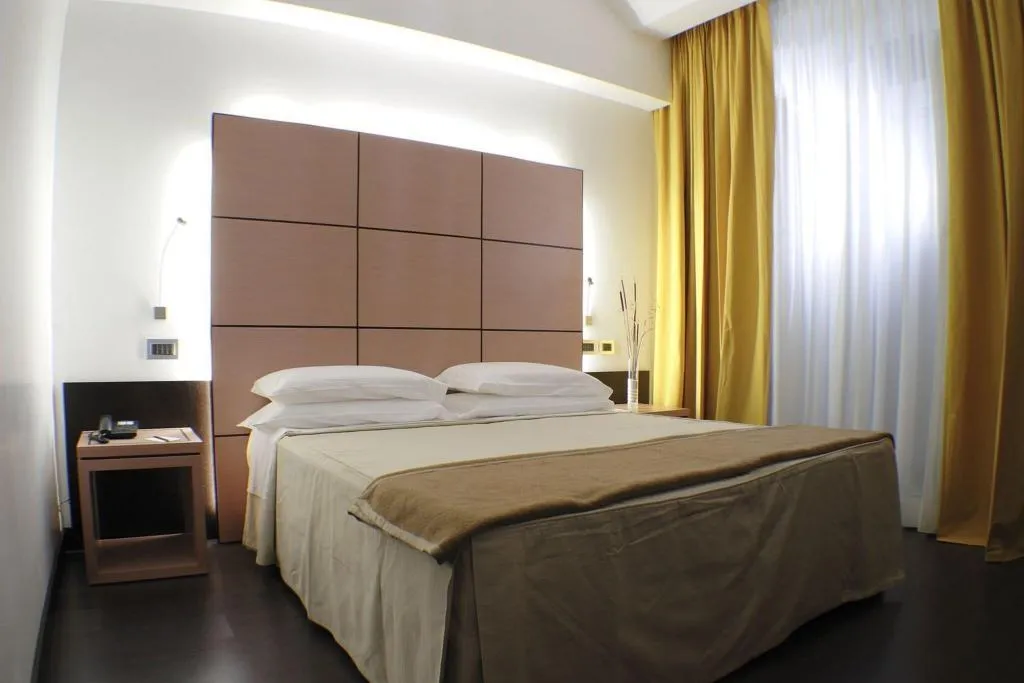 DOUBLE SINGLE USE SUPERIOR WITH DOUBLE BED Room, Hotel Cimarosa, Naples