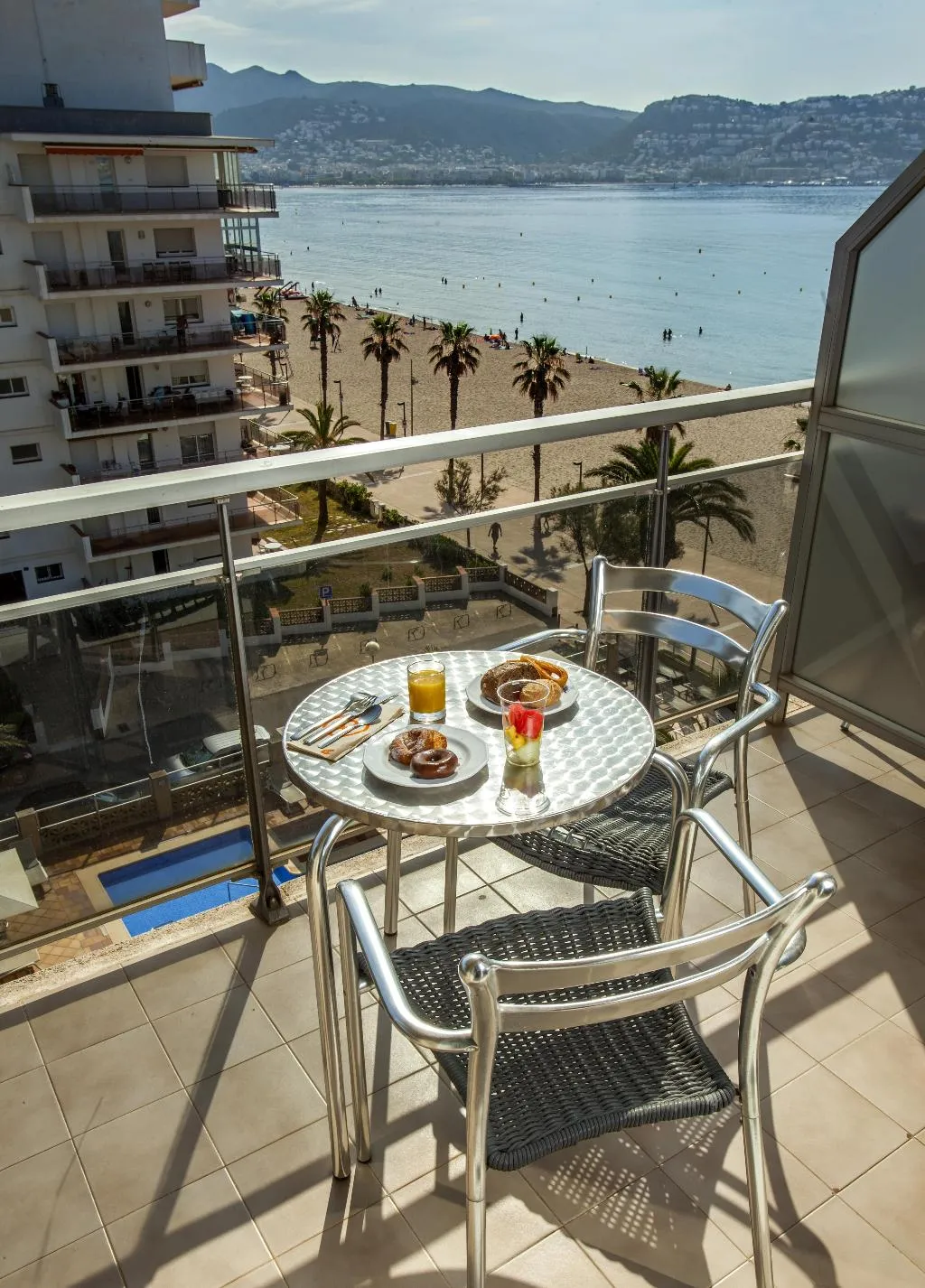 DOUBLE POOL VIEW Room, Hotel Monterrey Roses by Pierre & Vacances, Costa Brava