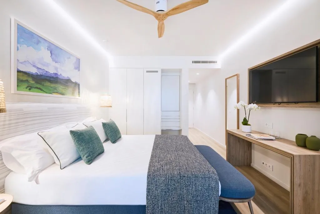SINGLE STANDARD Room, The Editory Ocean Way Funchal, Madeira