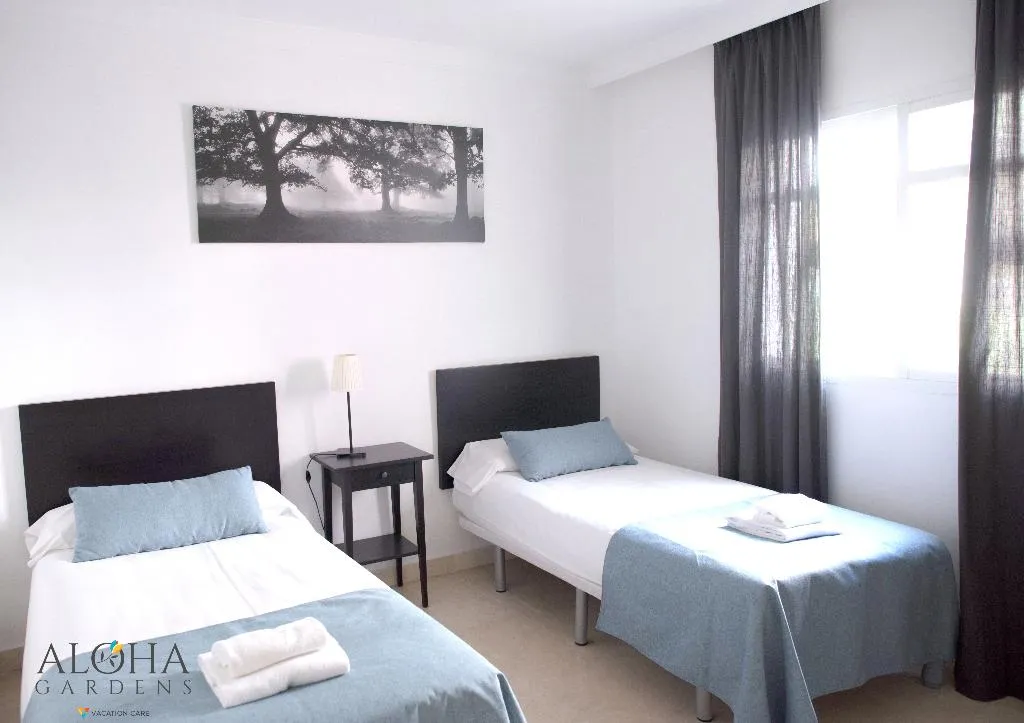 APARTMENT DUPLEX Room, Aloha Gardens, Costa Del Sol