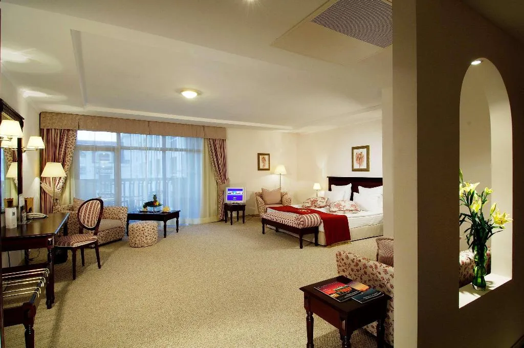 JUNIOR SUITE SEA VIEW KING BED Room, Melia Grand Hermitage, Varna