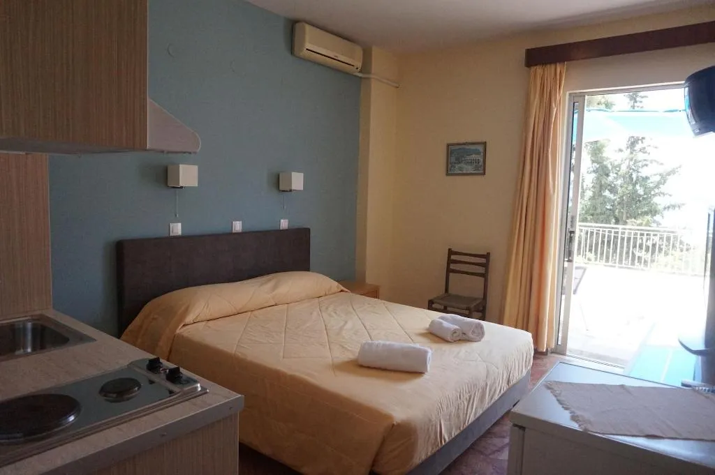 Room, Tolon Beach Hotel, Athens