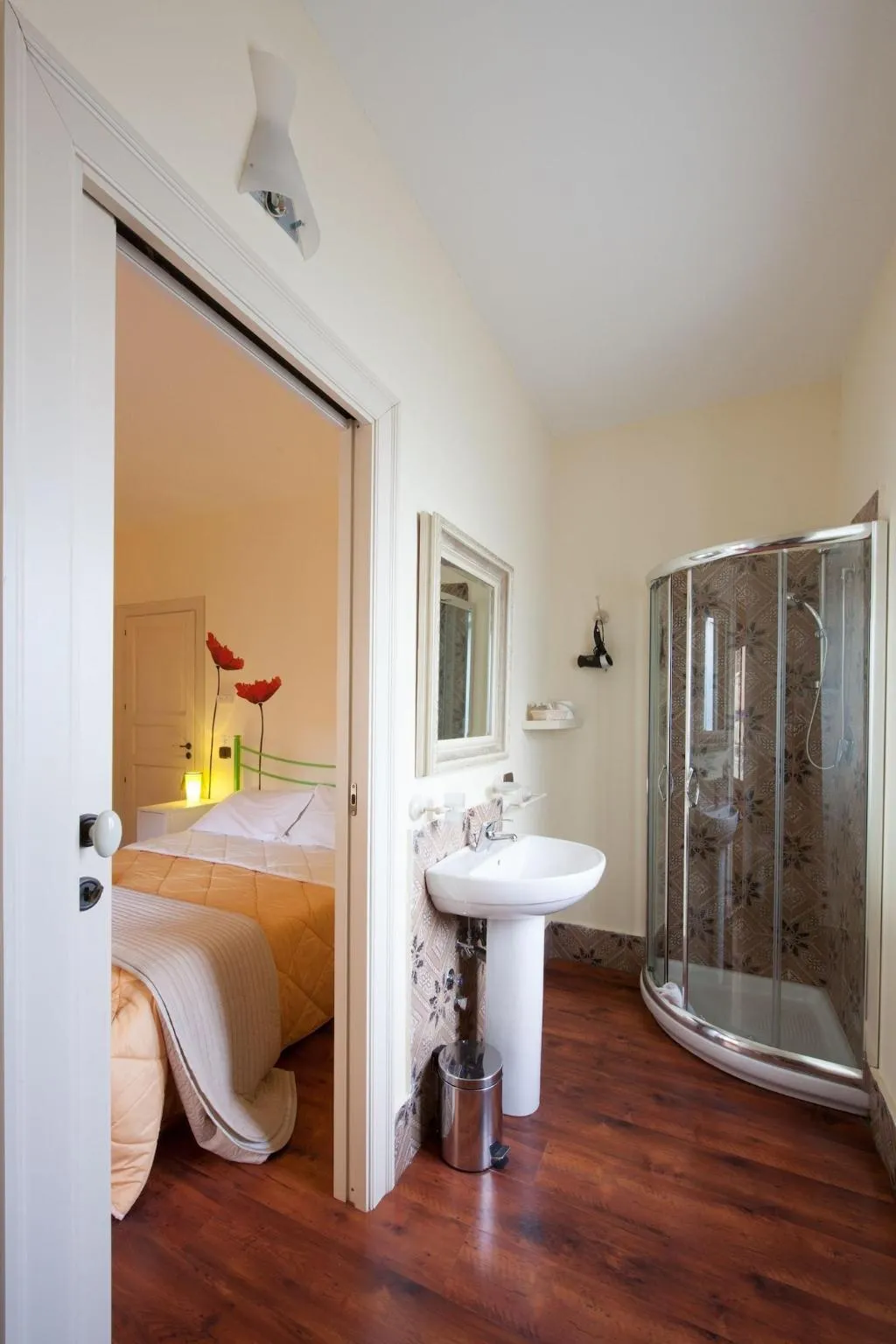 Room, Garibaldi 61, Catania