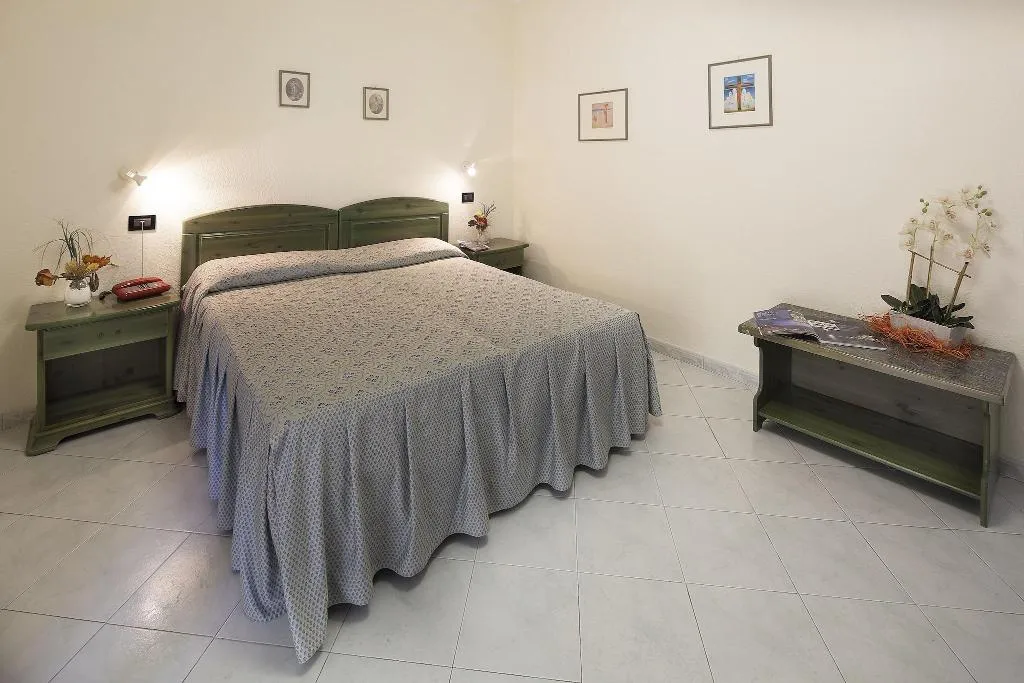 Double or Twin QUEEN SIZE BED Room, Sorriso Thermae Resort & Spa, Naples
