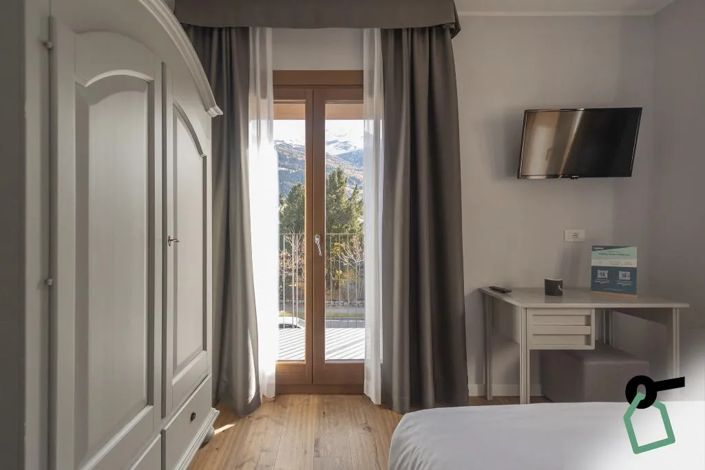 DOUBLE WITH BALCONY Room, Hotiday Bormio Centro, Milan