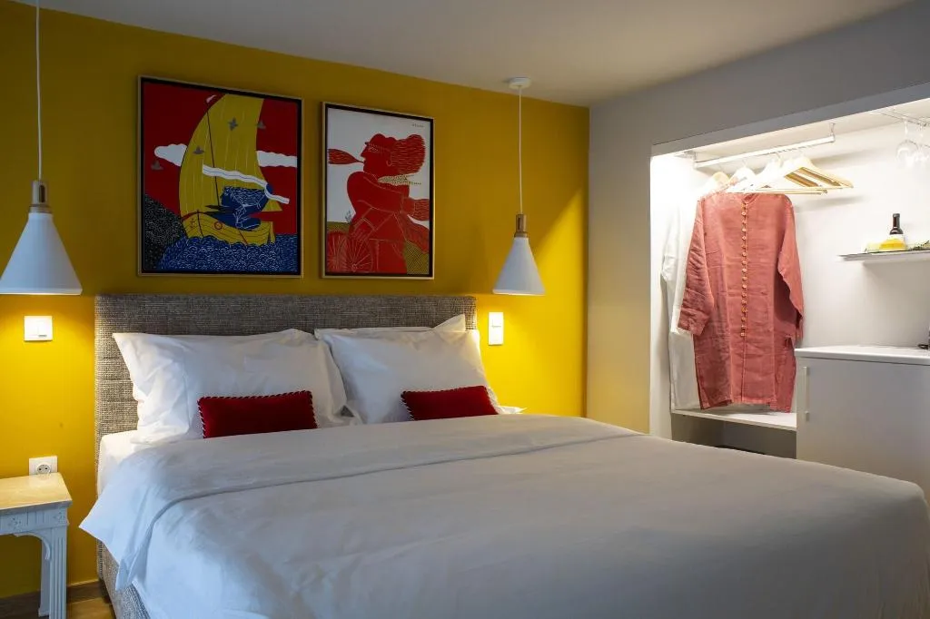 Room, The Frogs Guesthouse, Athens