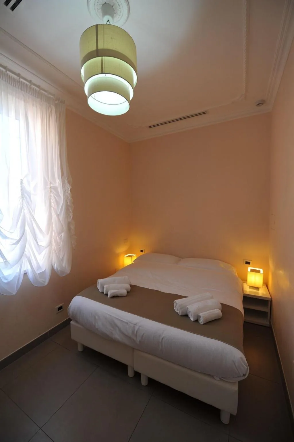 Room, Villa Zaccardi, Rome