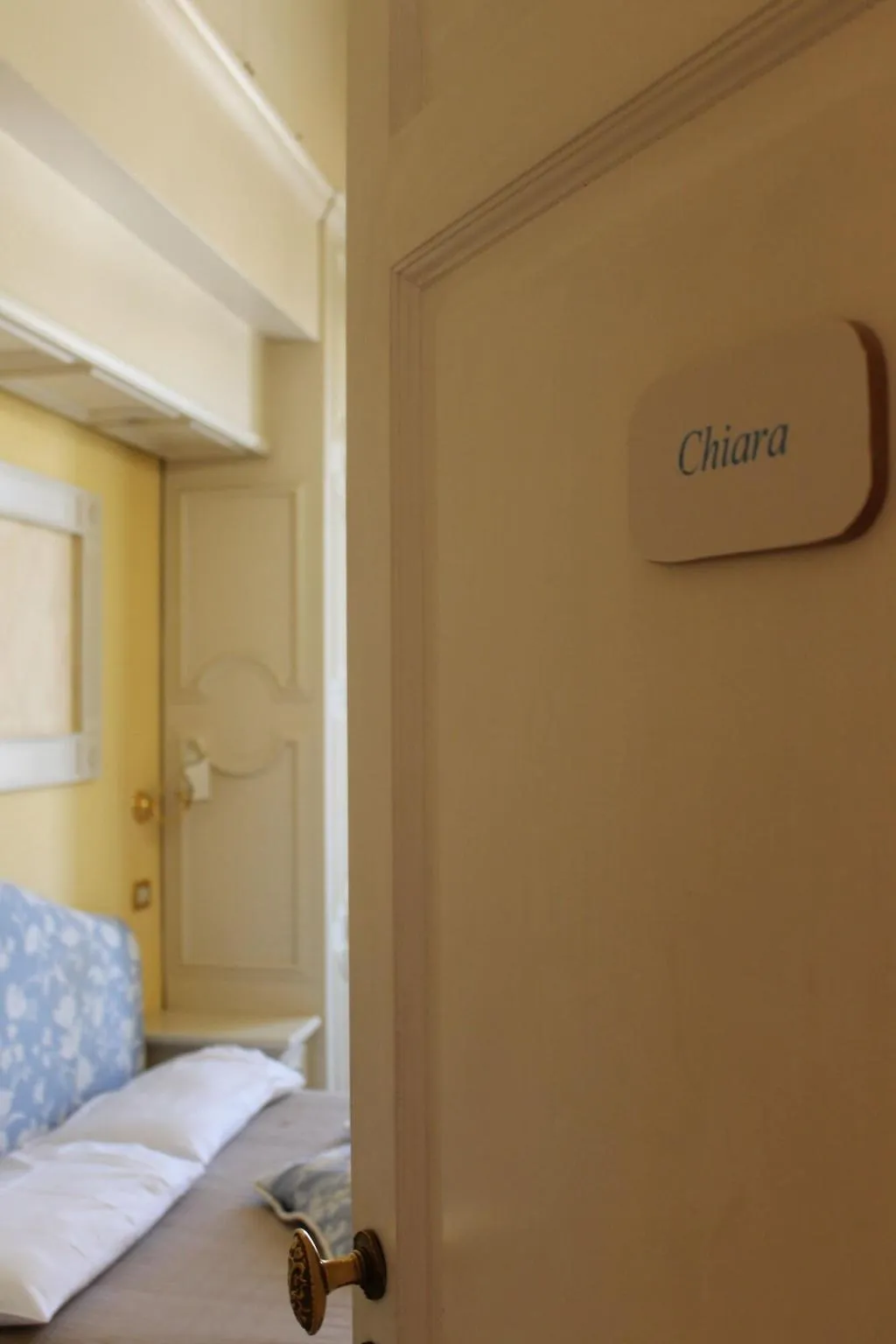 Room, B&B Le Sorelle, Naples