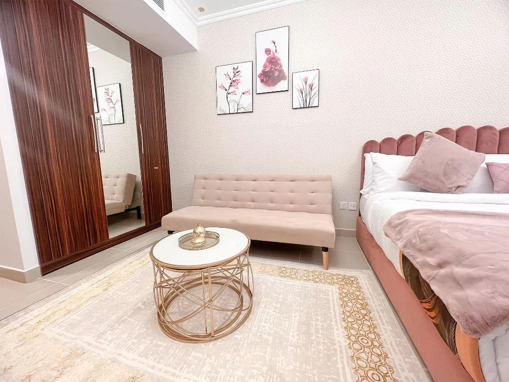 STUDIO DELUXE ONE BED Room, Goldcrest Executive, Dubai