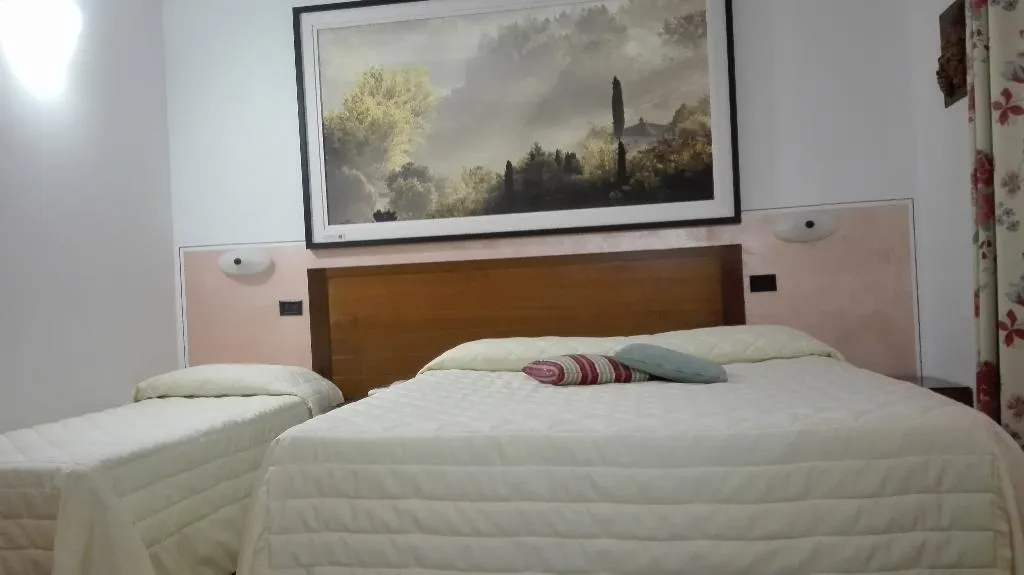 TRIPLE STANDARD Room, Hotel Sovestro, Florence