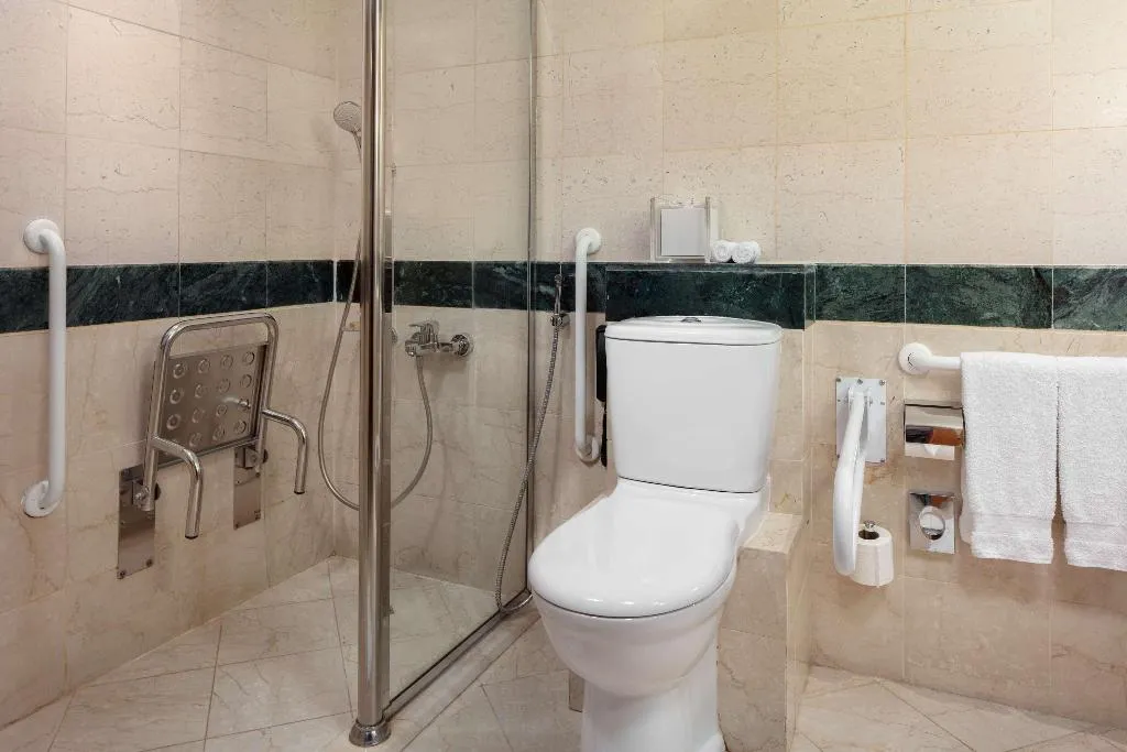 DOUBLE Accessible Room, Hilton Dubai Jumeirah, Dubai