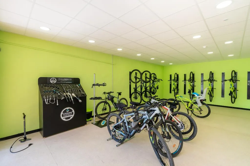 Sports and Entertainment, Club Hotel Aguamarina, Menorca