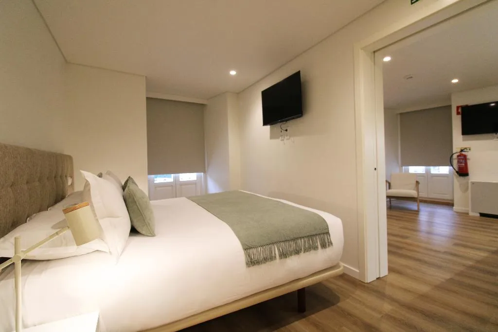 APARTMENT ONE BEDROOM ONE BATHROOM Room, Rossio Garden Suites, Lisbon