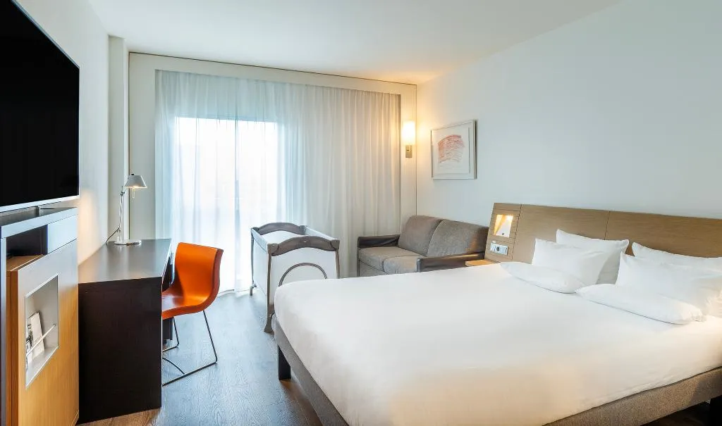 FAMILY ROOM STANDARD Room, Novotel Barcelona City, Barcelona