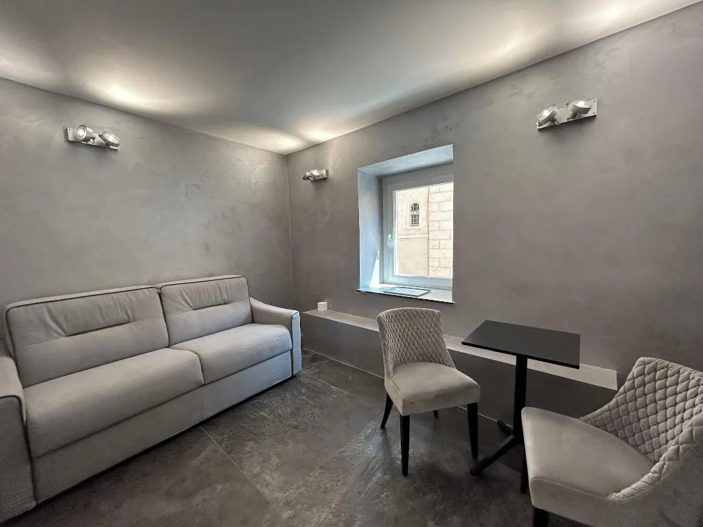 Room, Mama's Home Rome, Rome