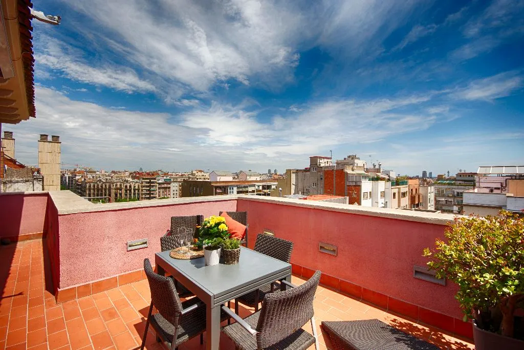 APARTMENT TWO BEDROOMS WITH TERRACE Room, Mercedes Heritage Apartments, Barcelona