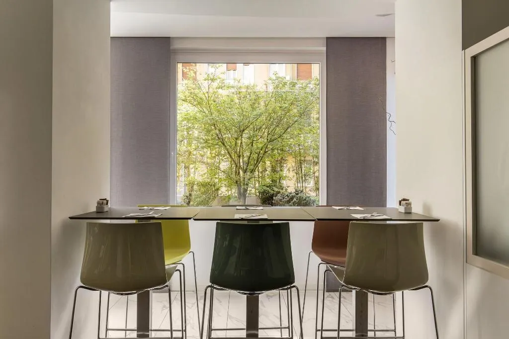 Restaurant, 43 Station Hotel, Milan
