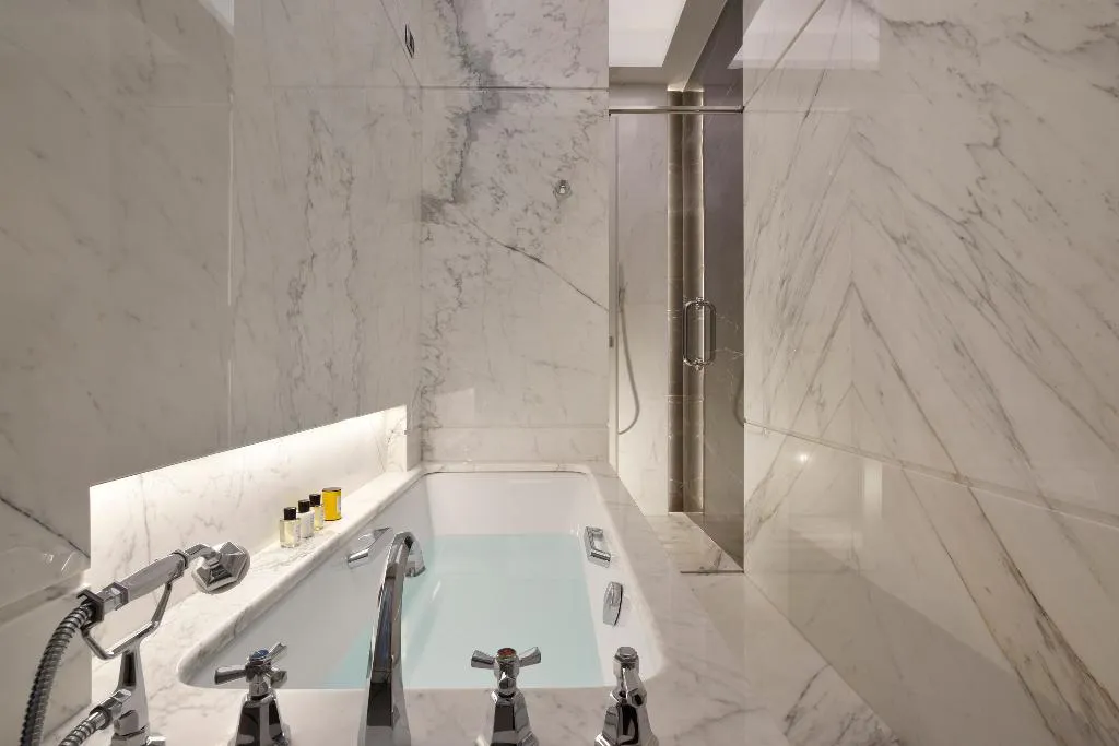 SUITE LUXURY ONE BEDROOM Room, Splendide Royal Rome, Rome