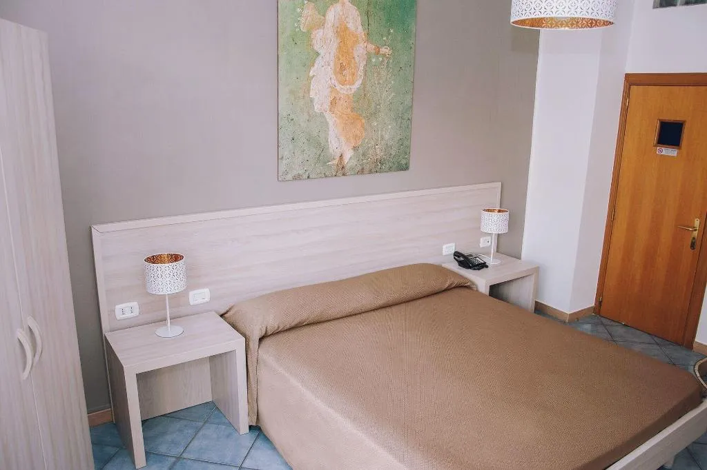 Room, Hotel Piccolo Sogno, Naples