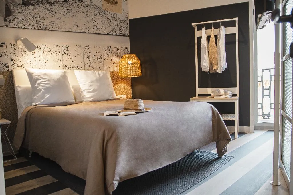 DOUBLE SUPERIOR WITH BALCONY Room, Room Select Tetuán, Seville