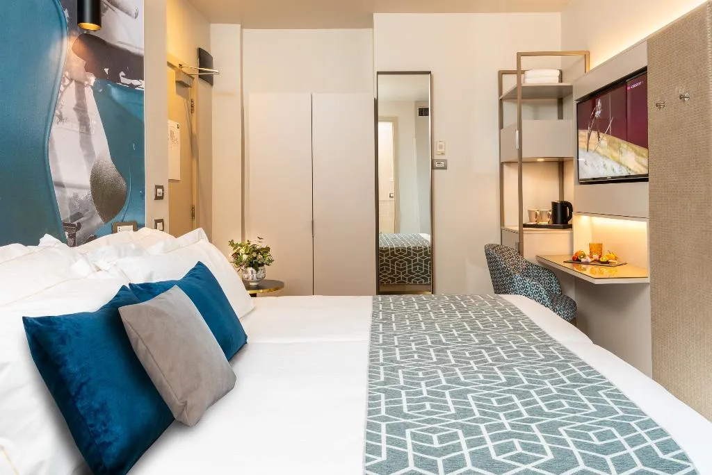 Double or Twin COMFORT Room, Leonardo Boutique Hotel Rome Termini, Rome