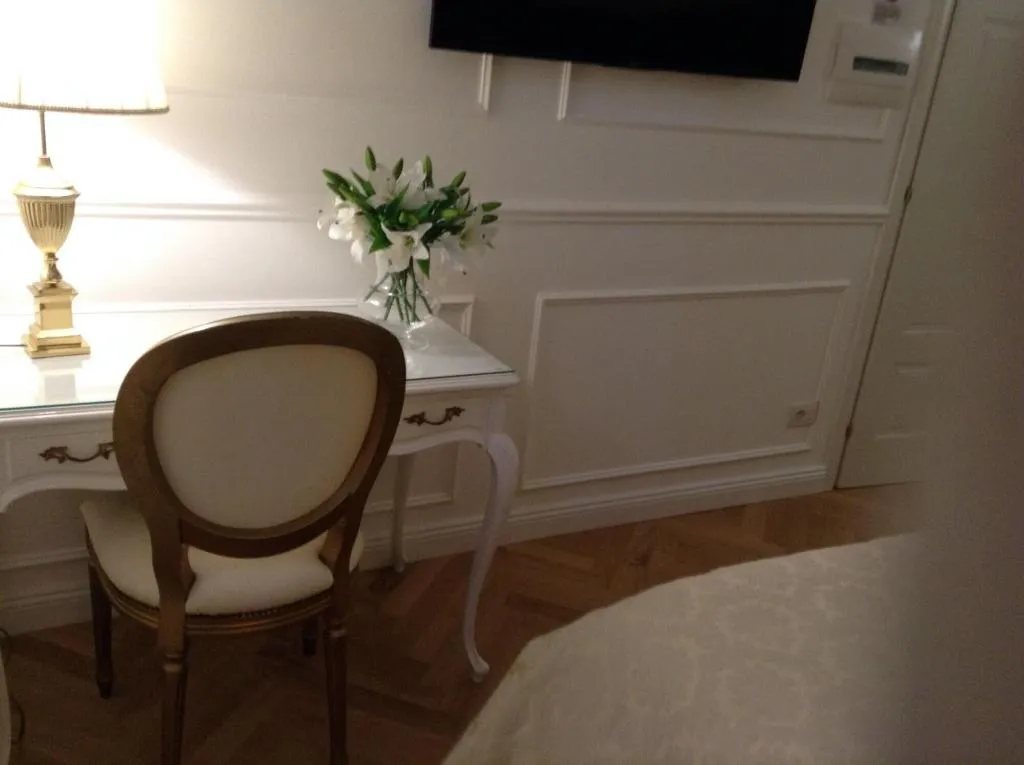 Room, King Plaza, Naples