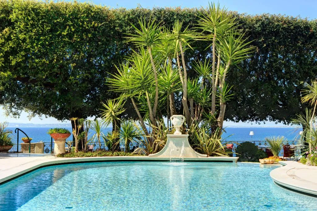 Pool, Grand Hotel Ambasciatori, Naples