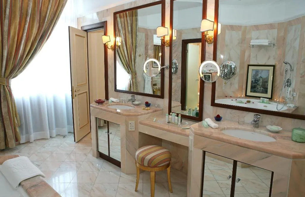 Room, Grande Albergo Delle Rose, Rhodes