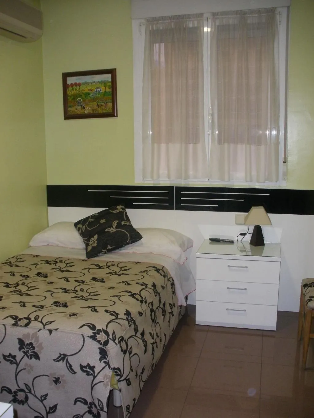 Room, Hostal Del Pez Azul, Madrid