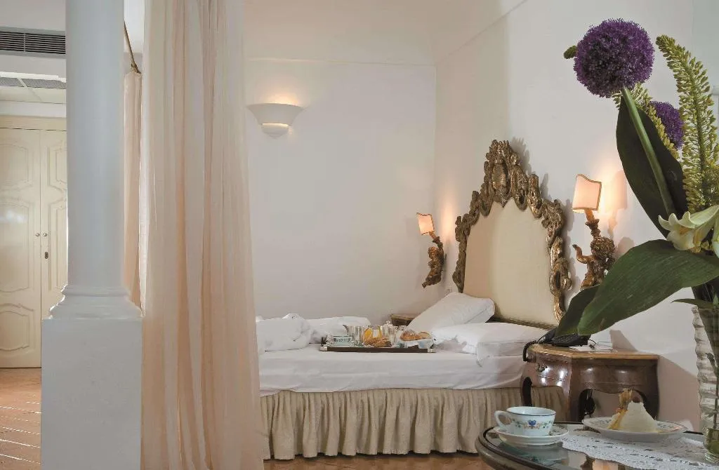 Room, Covo dei Saraceni, Naples