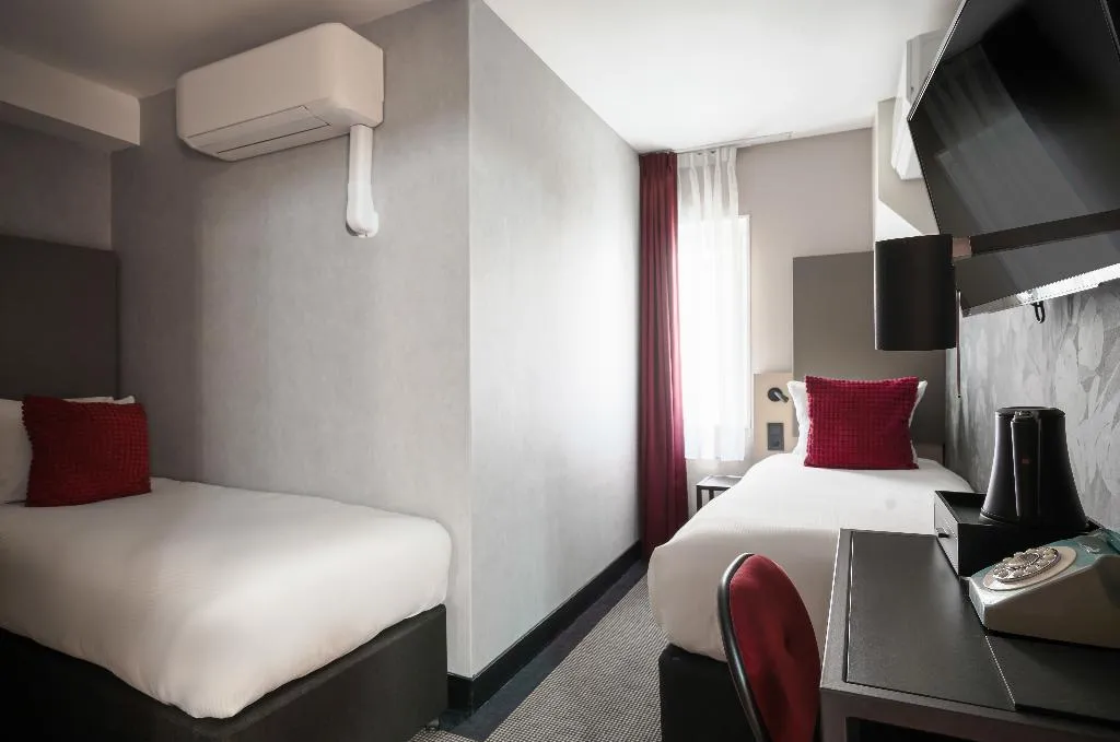 TWIN basement Room, Krisotel, Amsterdam