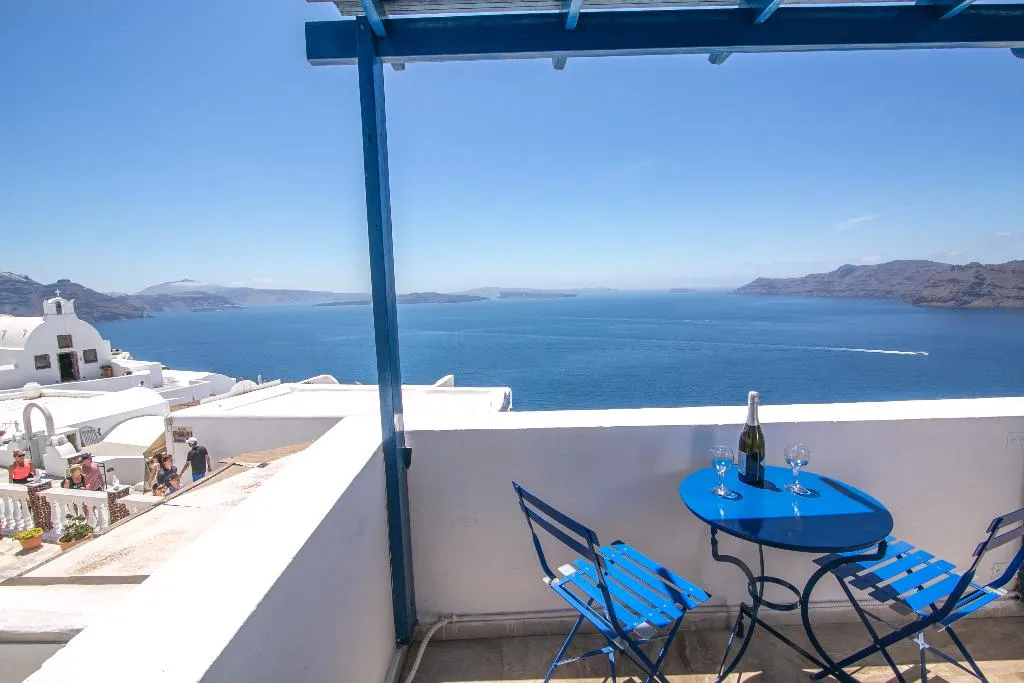 DOUBLE WITH VIEWS Room, Stelios Rooms Golden View, Santorini