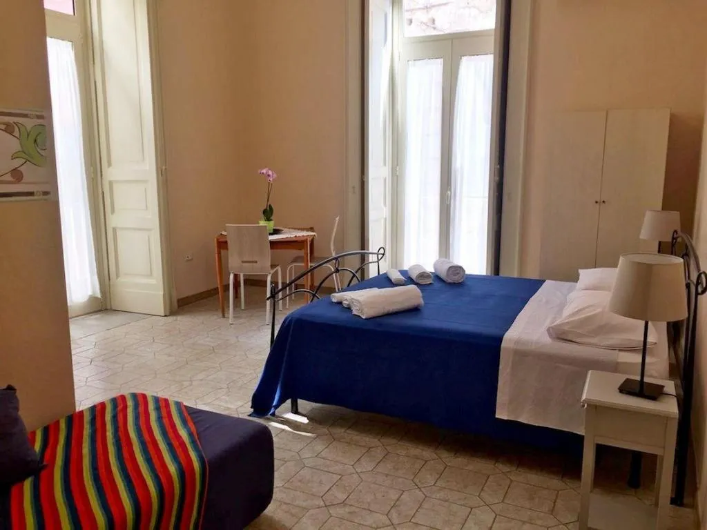 Room, B&B Catoledo, Naples