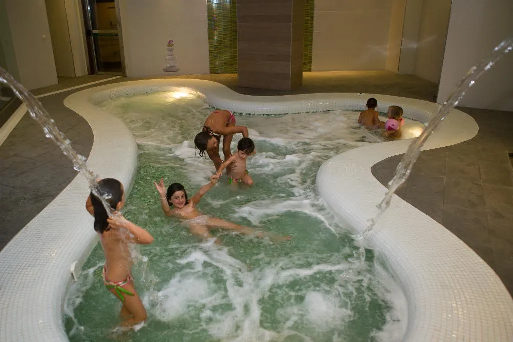 Sports and Entertainment, Holiday World POLYNESIA Affiliated by Melia, Costa Del Sol