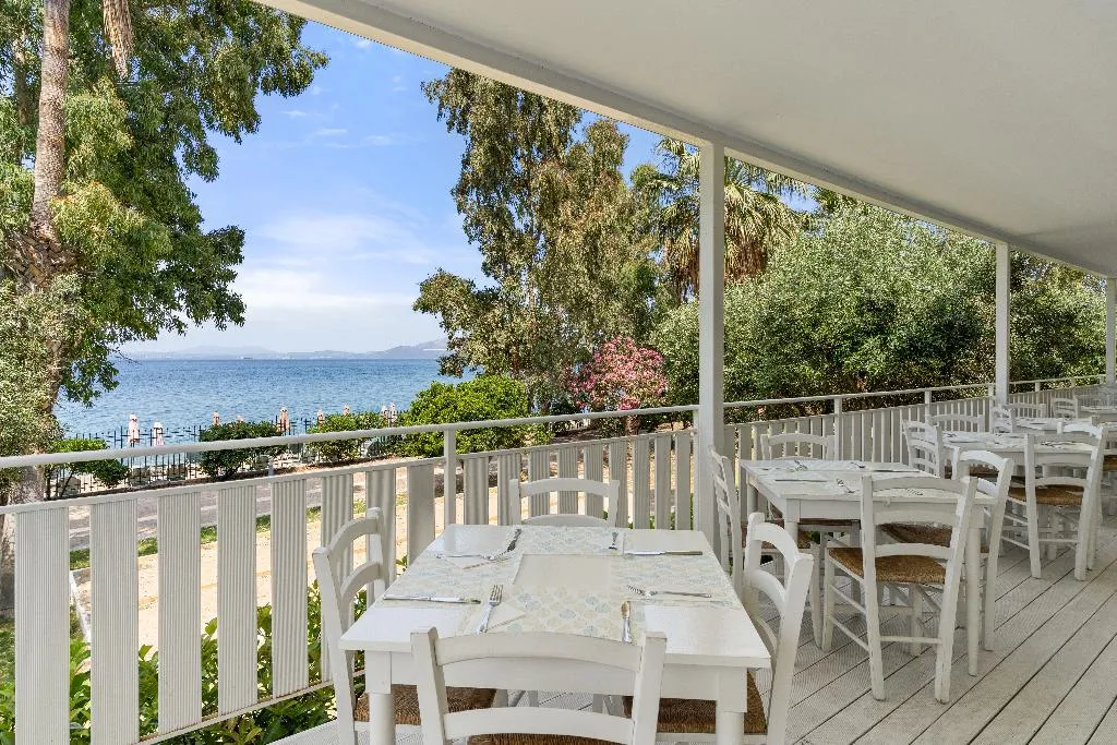 Restaurant, Calamos Beach Family Club Hotel, Athens