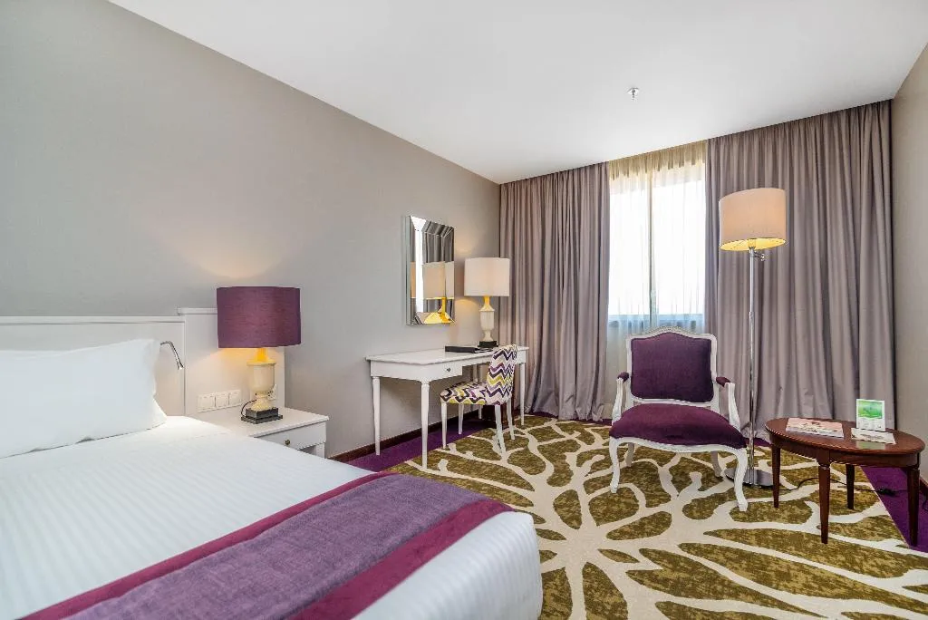 DOUBLE RIVER VIEW Room, Holiday Inn Porto Gaia, Porto