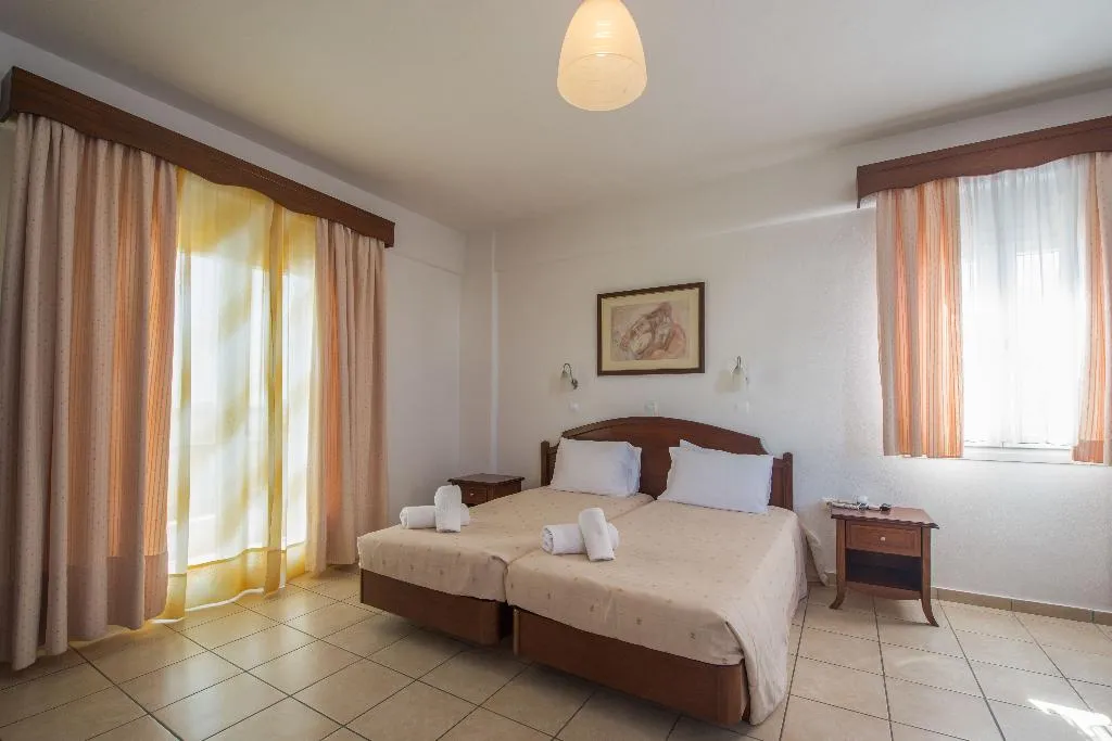 TRIPLE STANDARD Room, Giannoulaki Hotel, Mykonos