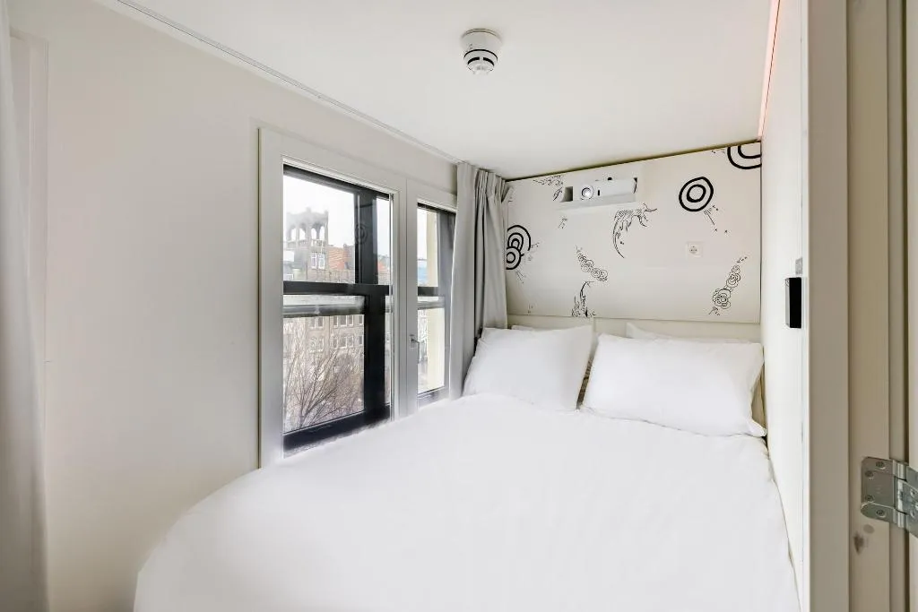 Room, Mr. Monkey Amsterdam, Amsterdam