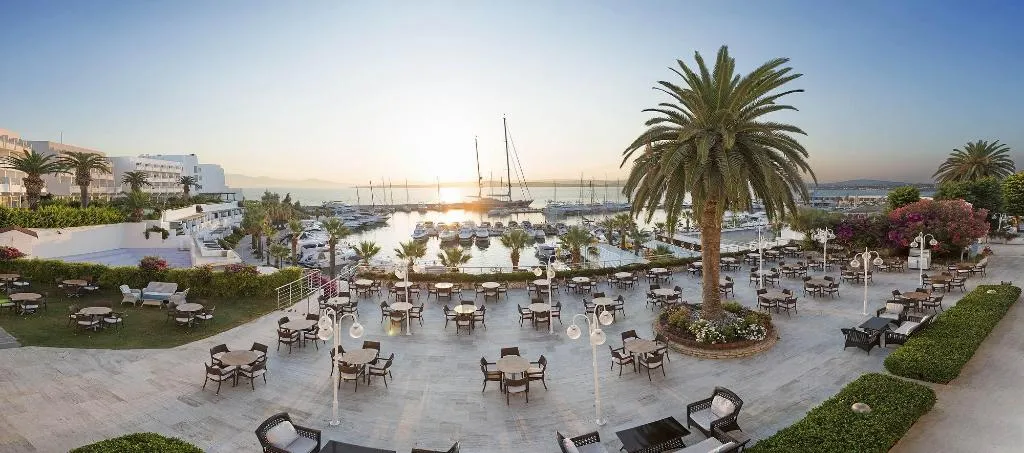 Terrace, Altin Yunus Resort & Thermal Hotel, Izmir