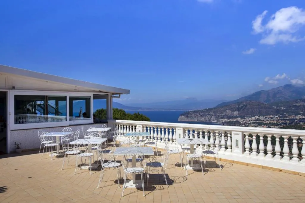 STUDIO WITH BALCONY WITH VIEWS Room, Residence Le Terrazze Sorrento, Naples