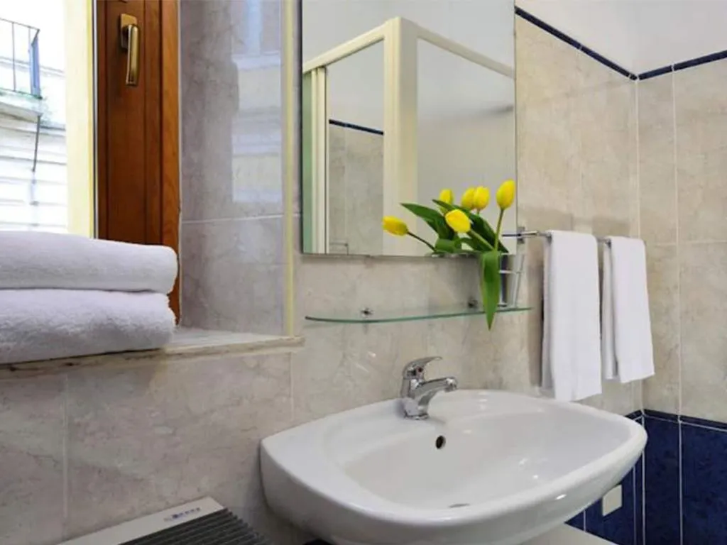Room, Roma Resort Termini, Naples
