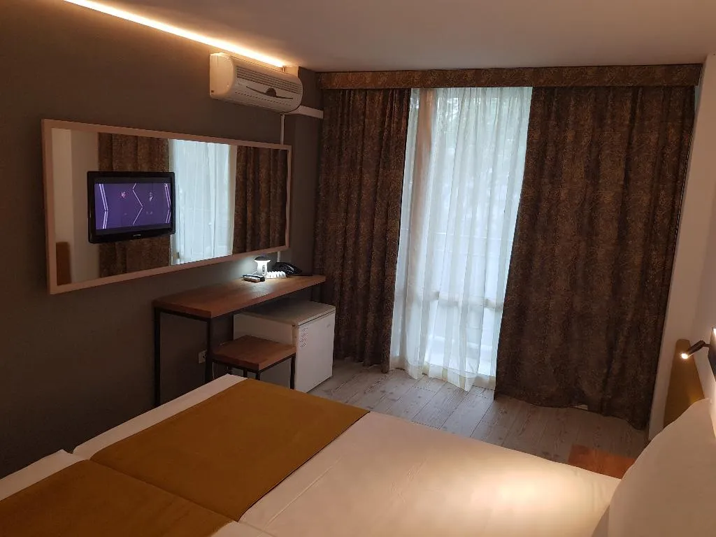 Room, Tintyava, Varna